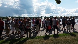 Ryhmämme Kristiinankaupungin Rantakadulla.